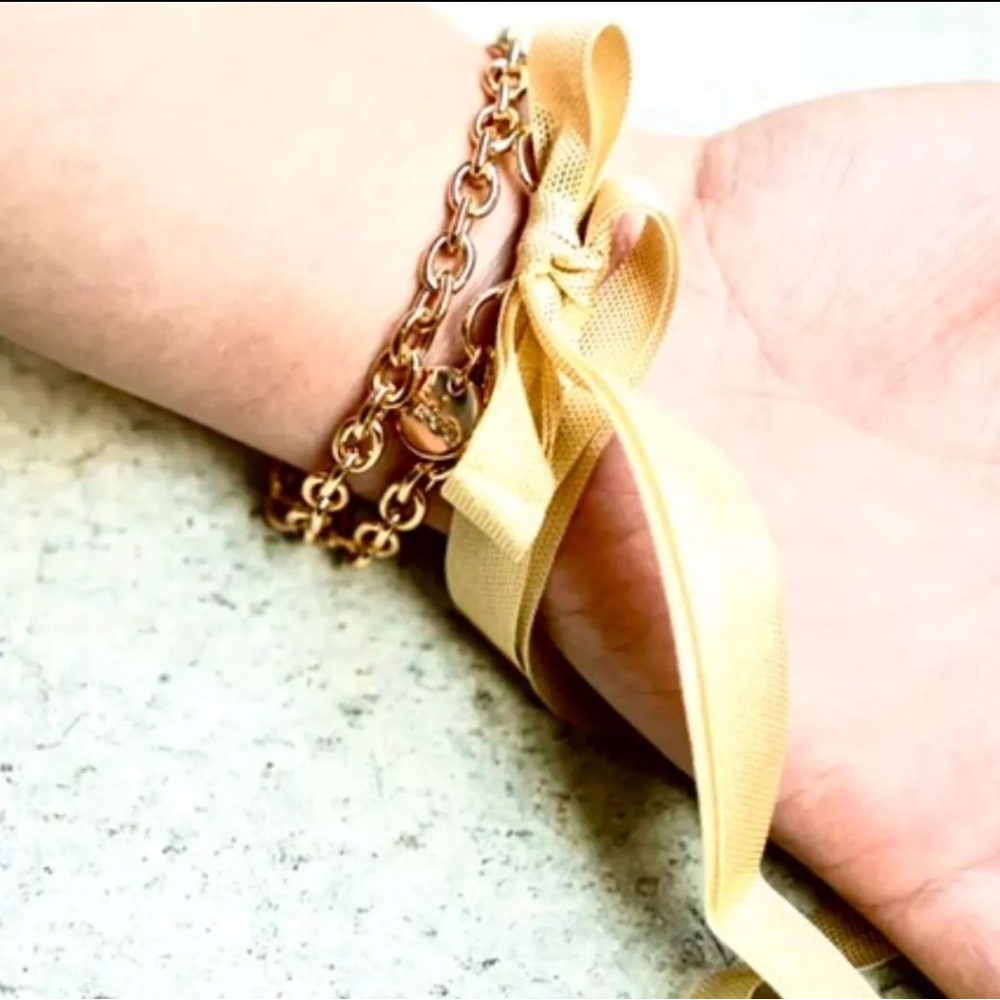 Christian Dior Bracelet j'adore Gold
Chain Ribbon Wrap CD Novelty Rare
NWOT